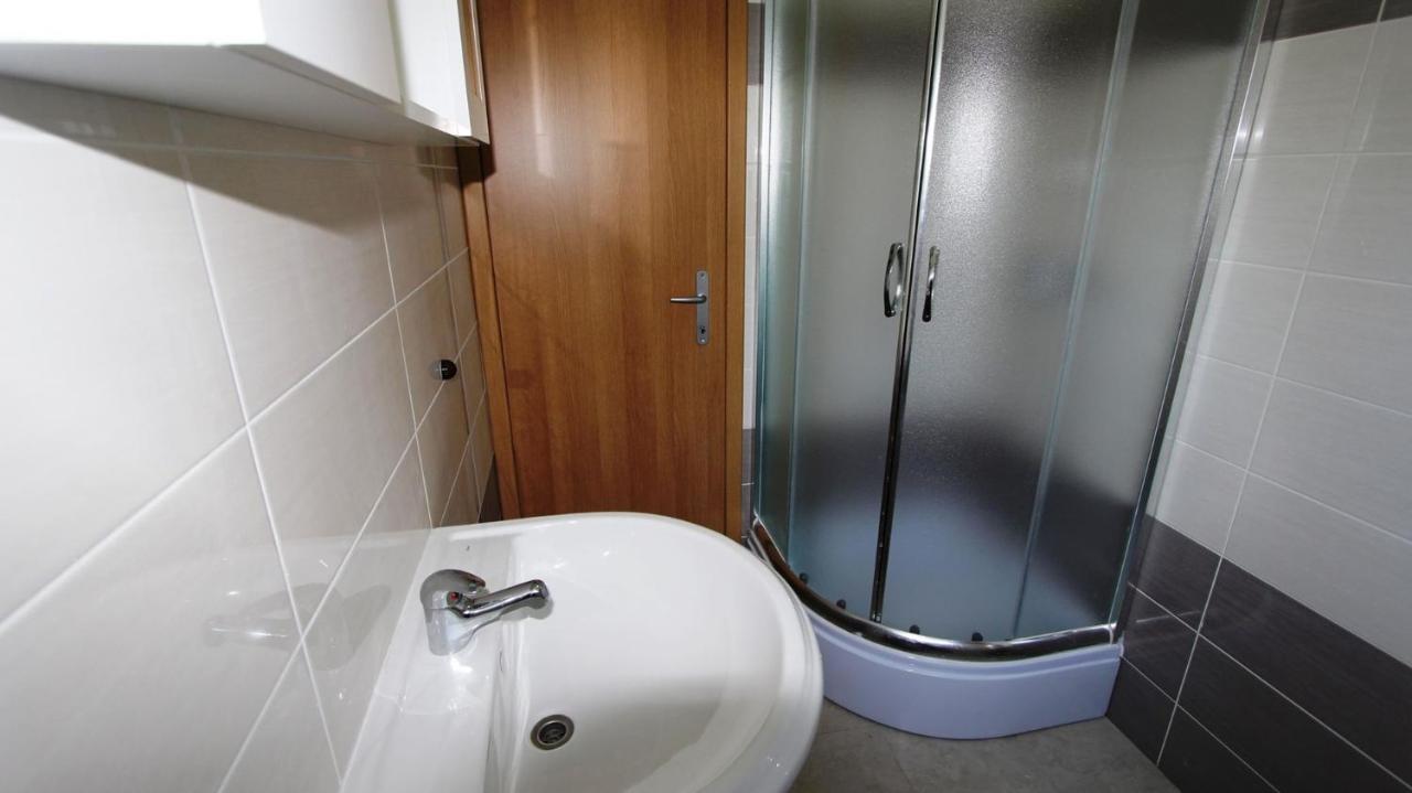 Apartments Tomislav Малинска Екстериор снимка