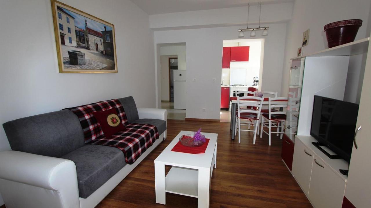 Apartments Tomislav Малинска Екстериор снимка