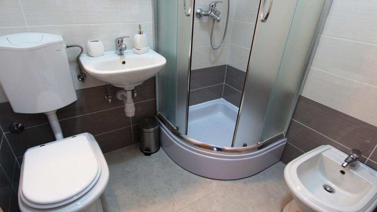 Apartments Tomislav Малинска Екстериор снимка
