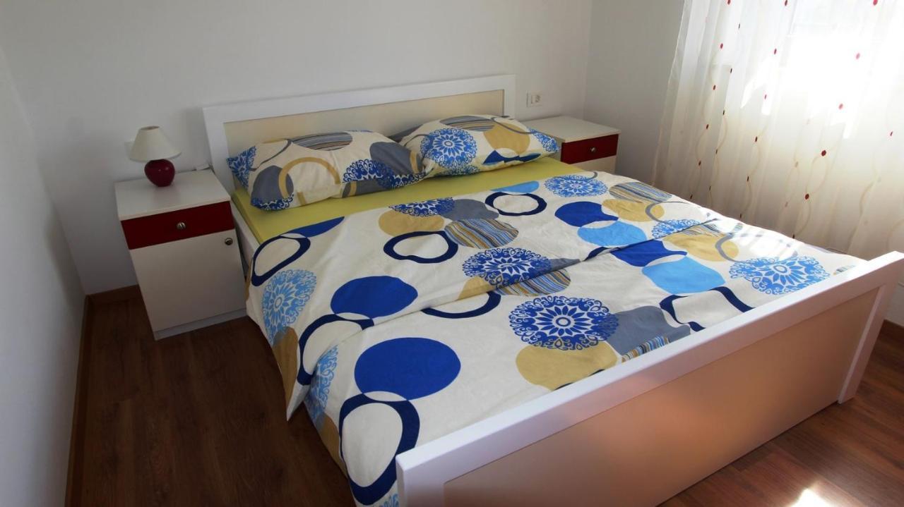 Apartments Tomislav Малинска Екстериор снимка