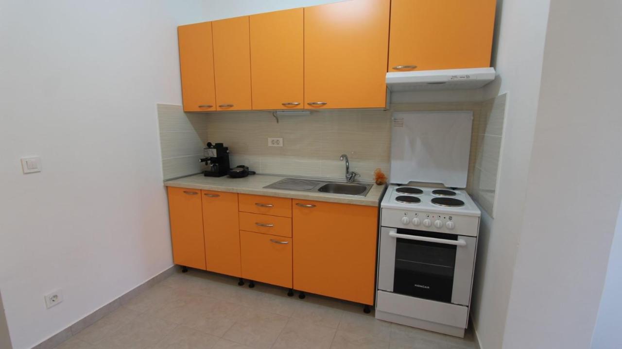Apartments Tomislav Малинска Екстериор снимка