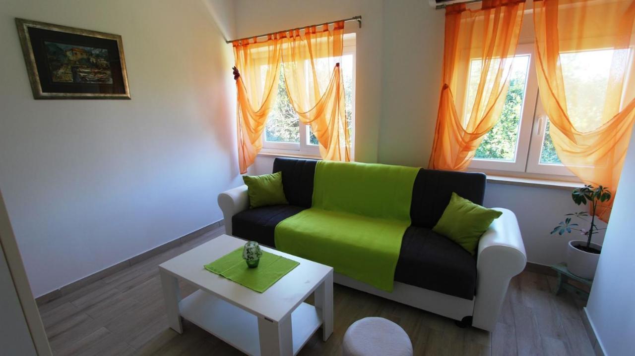 Apartments Tomislav Малинска Екстериор снимка