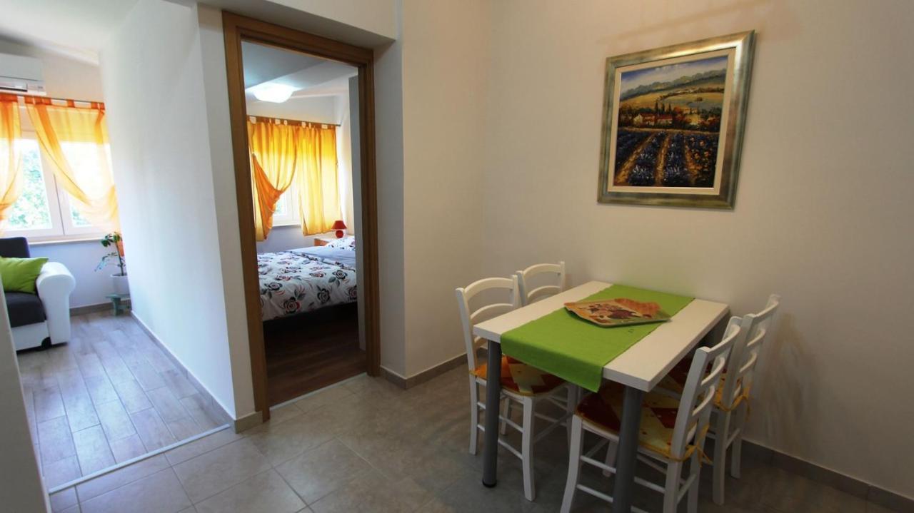 Apartments Tomislav Малинска Екстериор снимка