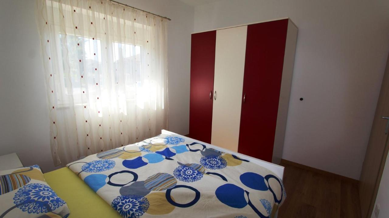 Apartments Tomislav Малинска Екстериор снимка